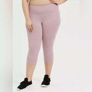 Women’s Torrid Active Capri Side Pocket Workout Athletic Legging Plus Size 3X